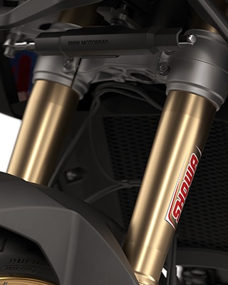 De F 900 GS van BMW Motorrad met Enduro Pro-pakket incl. sportonderstel.