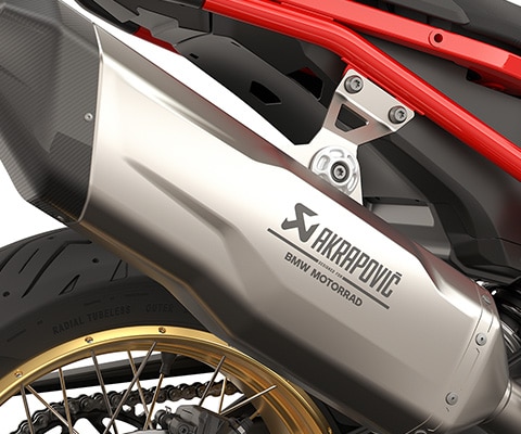 De F 900 GS van BMW Motorrad met Akrapovič-einddemper