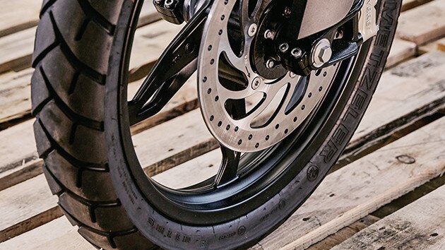 G 310 GS pneus de série