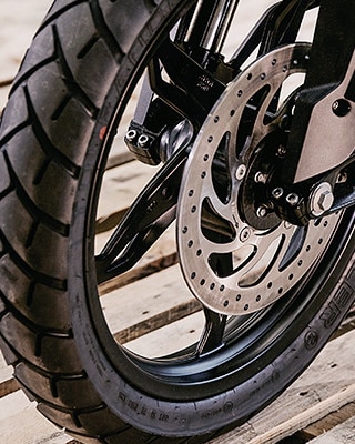G 310 GS pneus de série