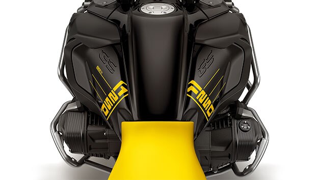 Tank met "1250"-opschrift en "Option 719"-logo