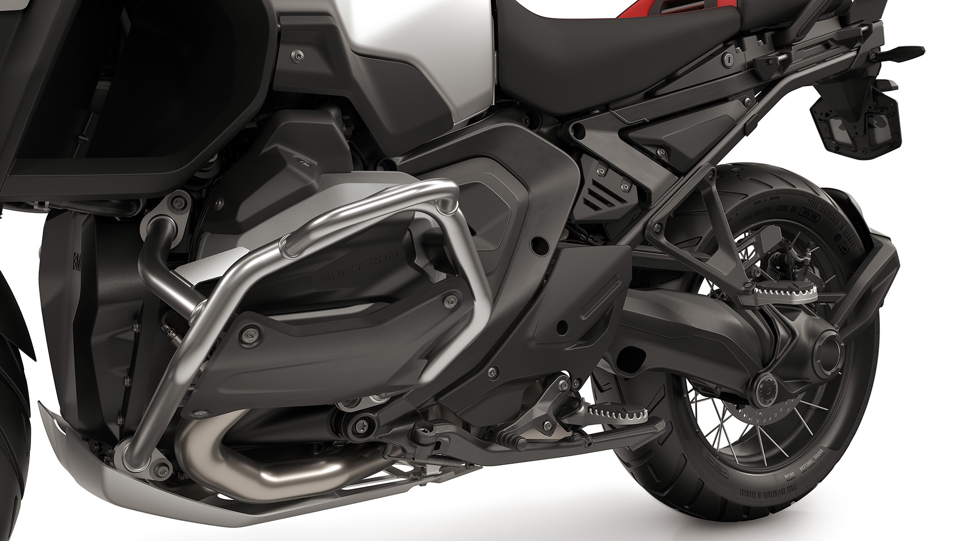 Enduro-features zoals een grotere motorbescherming, opklapbare remhendels en verstelbaar schakelpedaal, Enduro-voetsteunen incl. voetsteunen voor passagier