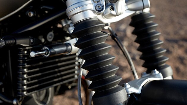 R nineT Scrambler fourche télescopique avec gaines en caoutchouc