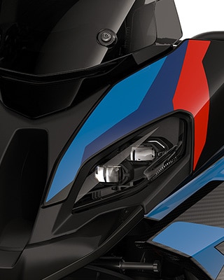 De sportieve voorkant van de M 1000 XR van BMW Motorrad