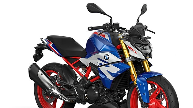 We see the standard LED headlights and indicators of the G 310 R.