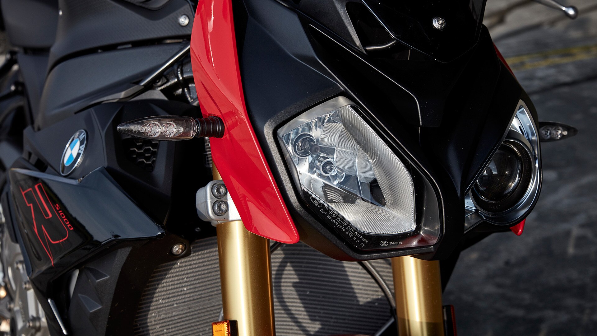 S 1000 R : look affûté.