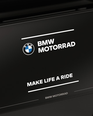 Focus op het kleurendisplay met BMW Motorrad startscherm.