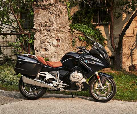 BMW R 1250 RT with brown Option 719 seat
