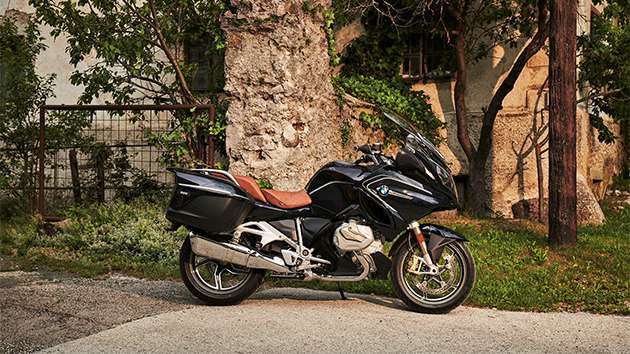 BMW R 1250 RT with brown Option 719 seat