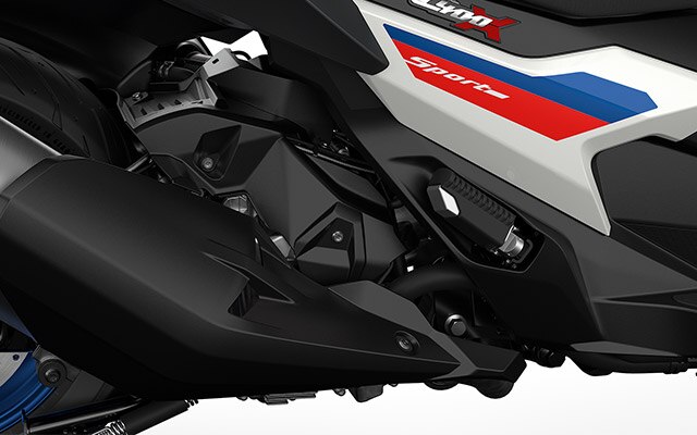 Nous voyons ici le moteur à combustion monocylindre du C 400 X.