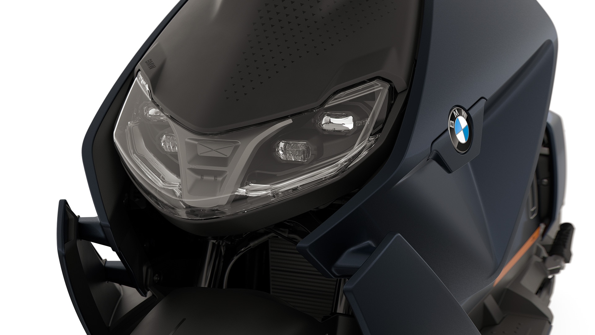Avant du BMW CE 04 avec un gros plan sur les phares à LED